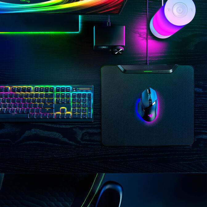 Razer HyperFlux V2 Wireless Charging Mousepad - Hard Surface image number 7