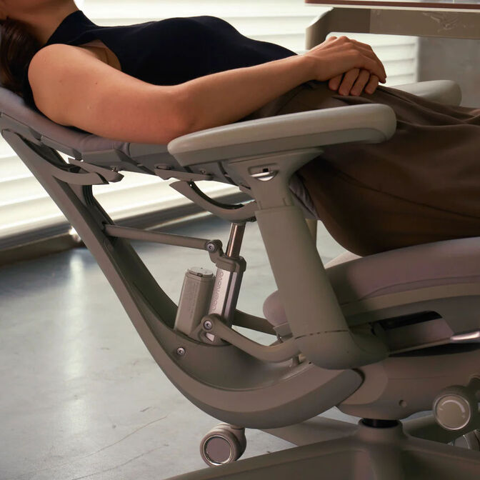 LiberNovo Omni Ergonomic Chair, active backrest, massage - grey image number 8
