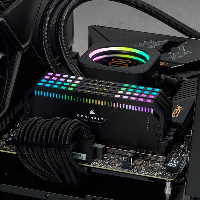 Corsair Dominator Platinum RGB DDR5-6400 RAM, CL32, XMP - 64GB Quad-Kit, black image number 4