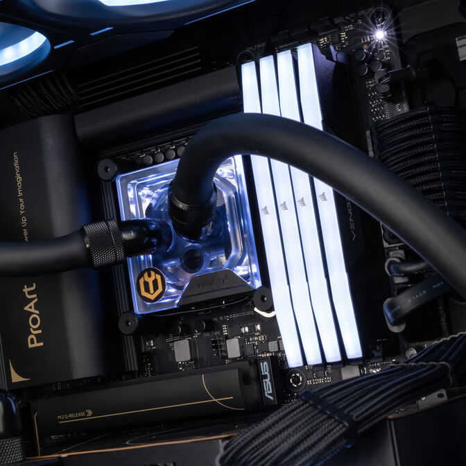 King Mod Gaming-PC Red Nova, AMD Ryzen, NVIDIA GeForce RTX 5090 - Custom Wasserk&uuml;hlung image number 5