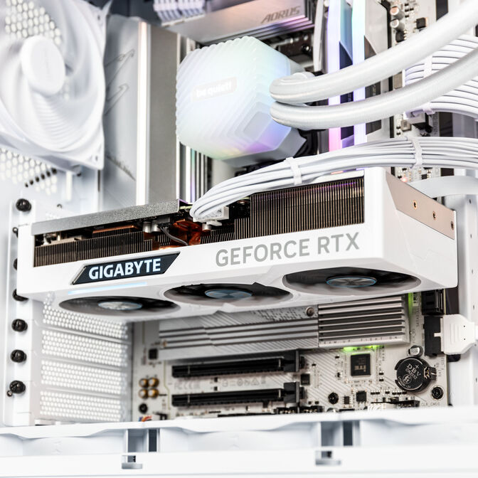Gaming PC Frostflare, AMD Ryzen 7 9800X3D, GeForce RTX 5070 ti image number 5