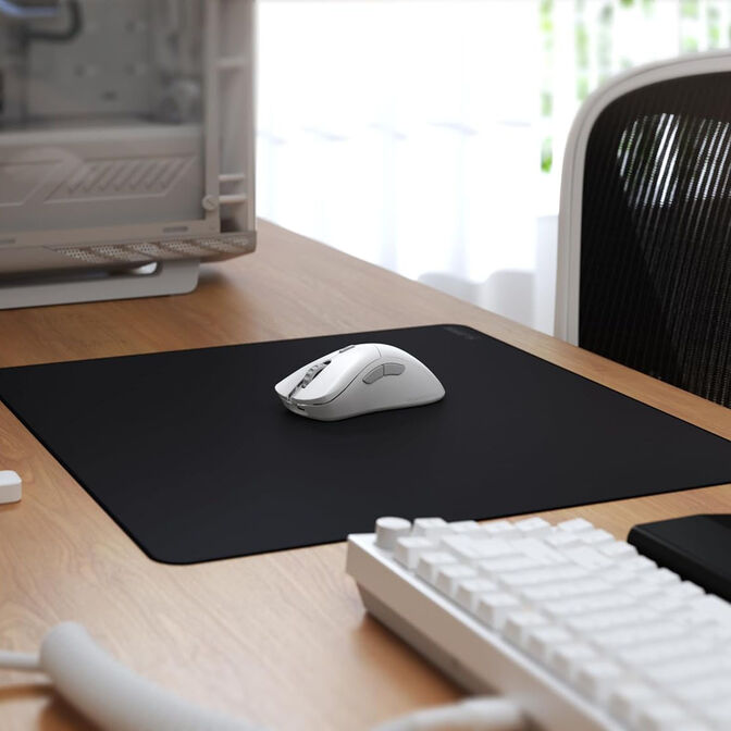 Glorious Model D 2 PRO 4K/8KHz Edition Wireless Gaming Mouse - white image number 9
